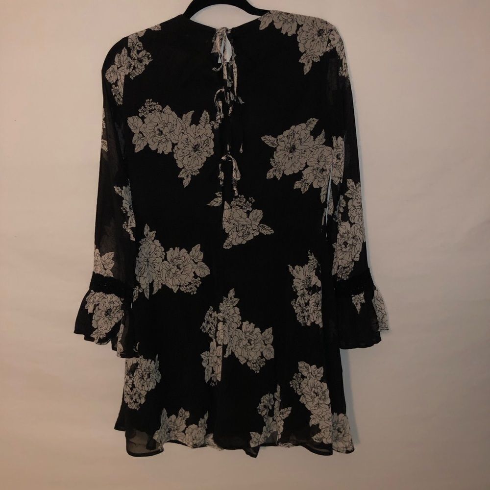 Black Floral Print Long Sleeve Dress - Picture 11 of 11
